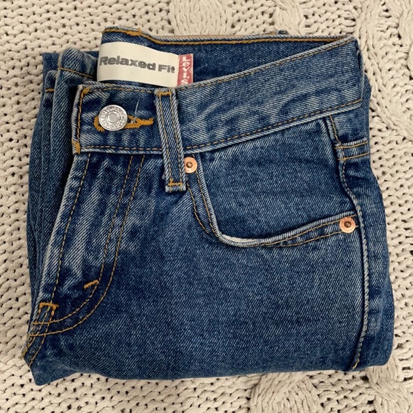 Relaxed Fit Levi’s Jeans - Picture 6 of 6